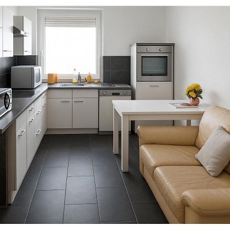 Gemuetliches Lisa Zimmer Mit Gemeinschaftskueche Heilbronn Zentrum エクステリア 写真