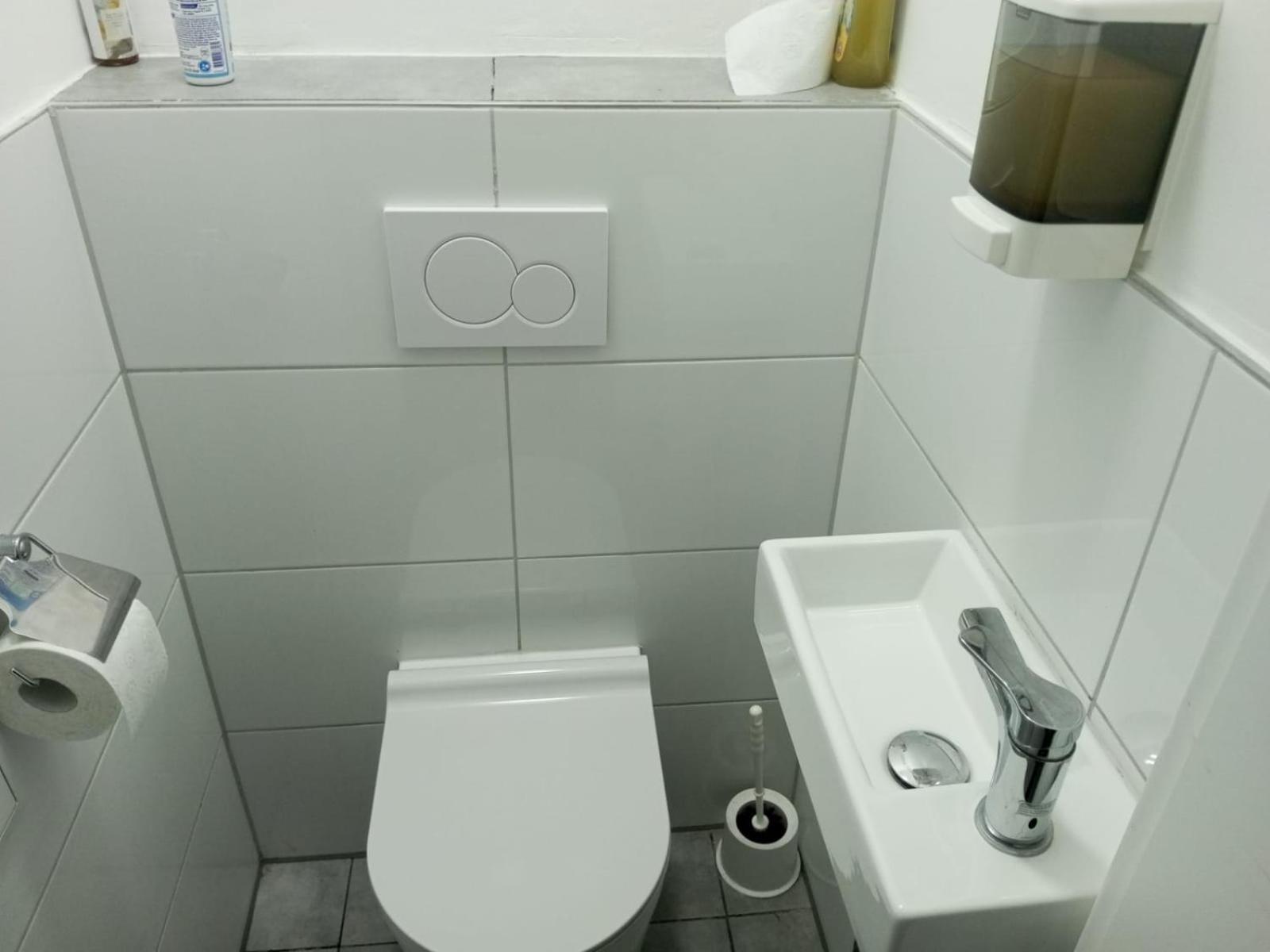 Gemuetliches Lisa Zimmer Mit Gemeinschaftskueche Heilbronn Zentrum エクステリア 写真