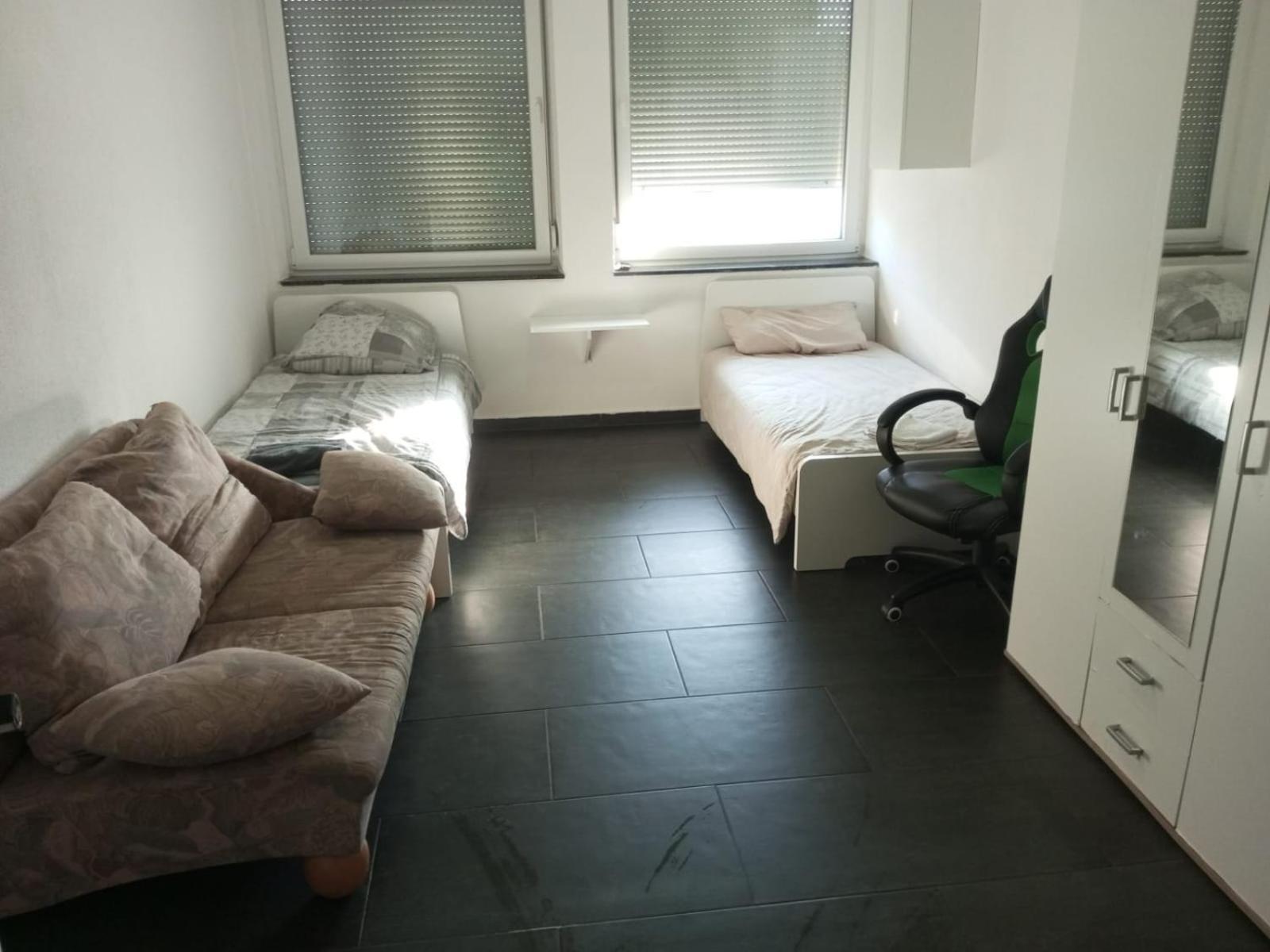 Gemuetliches Lisa Zimmer Mit Gemeinschaftskueche Heilbronn Zentrum エクステリア 写真